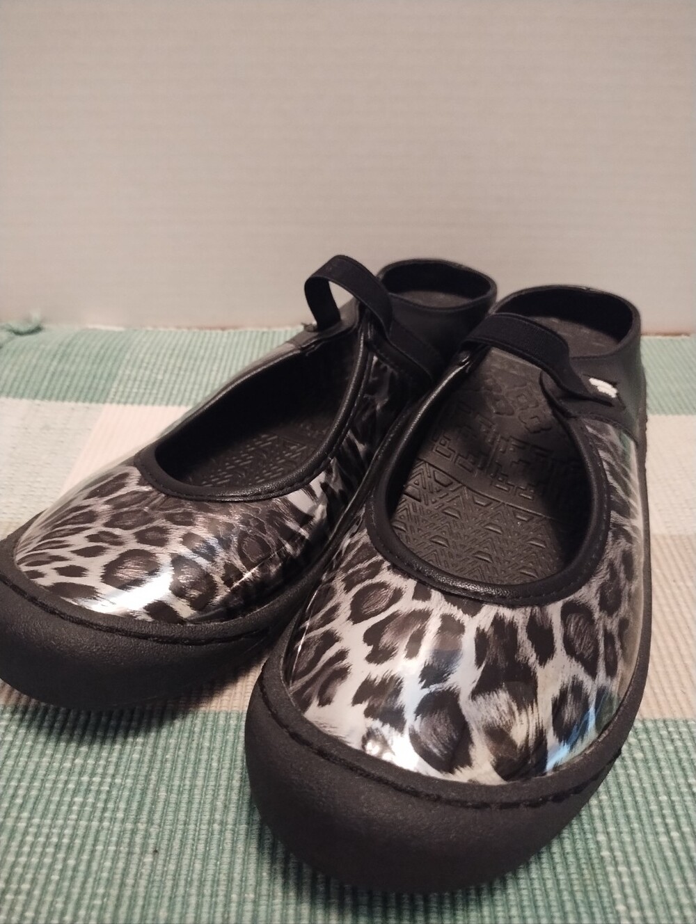 Women's Muk Luk Leopard Print Sport Shoes in Black and Silver